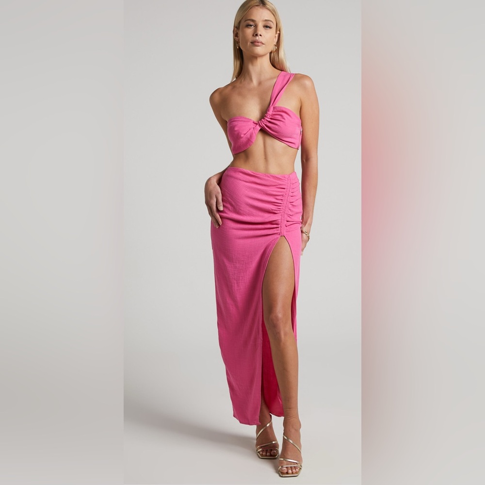 Plus size 16 barbie pink TWO PIECE SET - 1 SHOULDER CROP TOP & RUCHED MIDI SKIRT